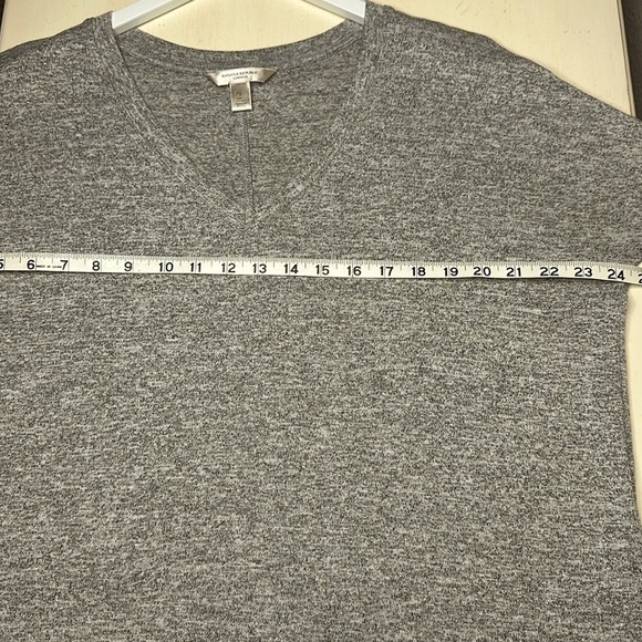 Banana Republic Luxespun Boxy V Neck Long Sleeve Top Size Small - Picture 9 of 11